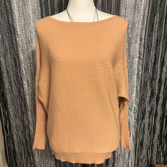 T Tahari Sweaters - T Tahari Soft Coral Crew Neck Ribbed Sweater